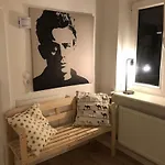 شقة With 1 Bedroom *
